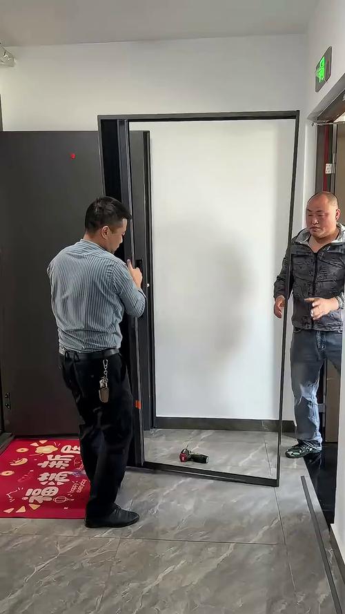西萤金刚网折叠纱门 金刚网材质如何重塑家居防护与美学